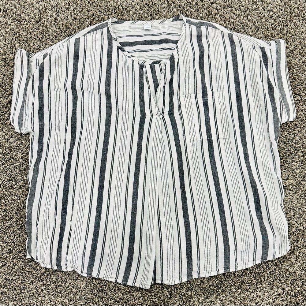 Old Navy Gray and White V Neck Striped shirt